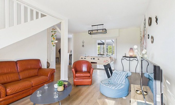 Batz-sur-Mer Ski Chalet | House with garden 450m from the beach for 8