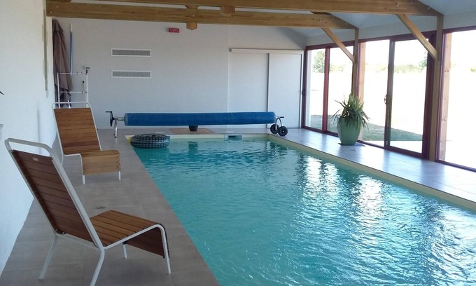 Murs-Erigne House | HOUSE WITH HEATED INDOOR SWIMMING POOL 10 persons