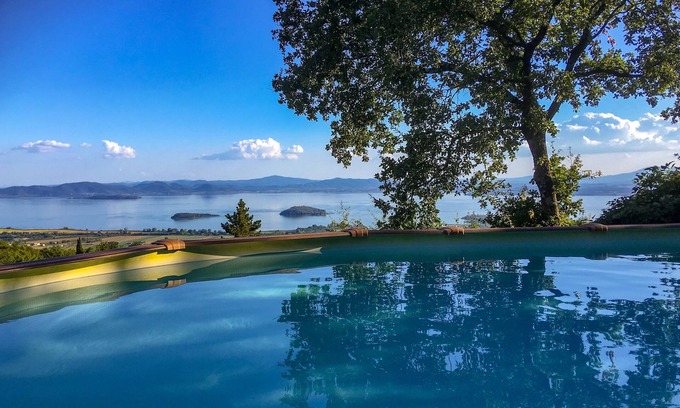 Tuoro sul Trasimeno Villa | House with garden and panoramic view over Lake Trasimeno