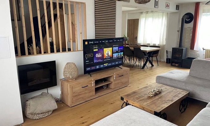 Haveluy House | House with large garden, large terrace + jacuzzi
