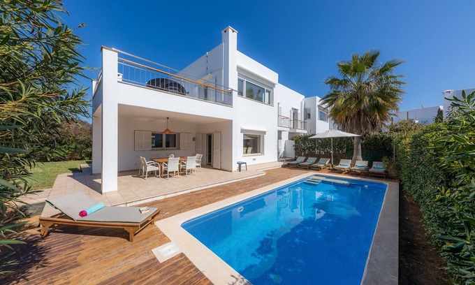 Cala d'Or House | House with Mountain Views, Pool, Garden, Terrace, A/C and Wi-Fi
