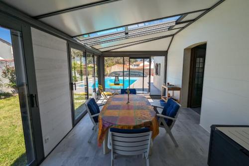 Chateau-d'Olonne House | House with pool near the sea