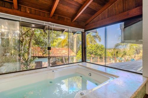 Porto da Lagoa House | House with pool and skate park STM0500