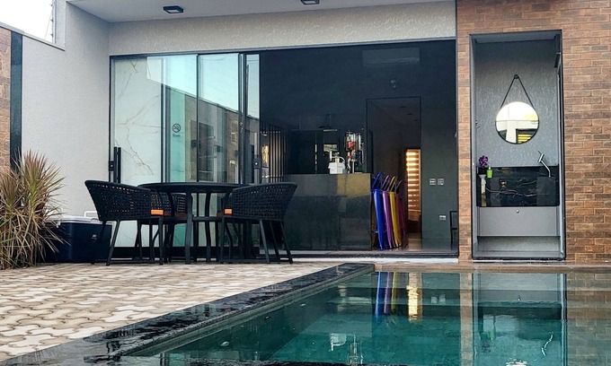 Porto Rico House | House with pool and waterfall near the Parana River - Porto Rico.