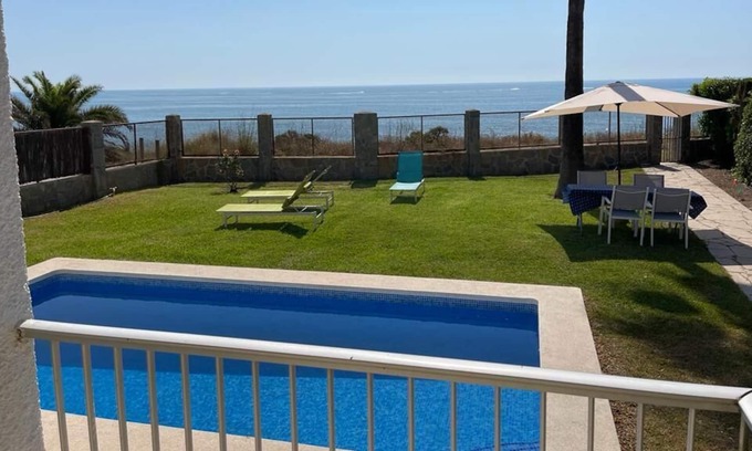 Vinaros Ski Chalet | HOUSE WITH POOL FRONT SEA 100 M. BEACH 8 PERS.