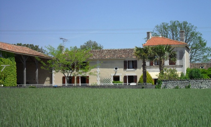 Rouffiac House | House with pool in the vineyards of Cognac