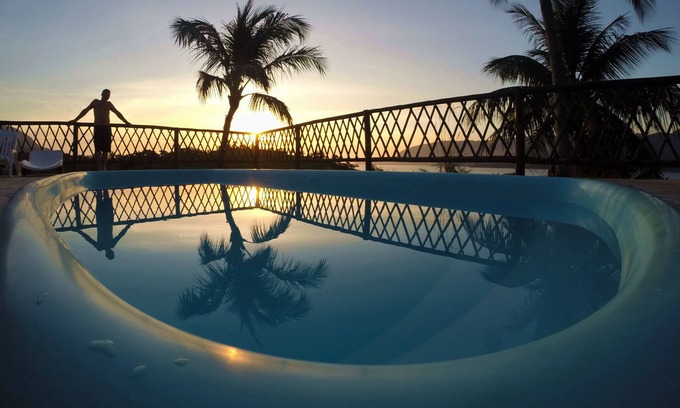 Portinho House | House with pool, terrace and panoramic views of the sea and rainforest