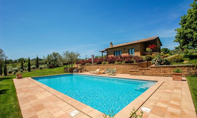 Gradoli Villa | House with private pool, airco & Wi-fi 500m from the Bolsena Lake. Great views!