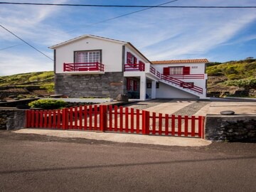 Calheta de Nesquim House | House with sea view, Pico Island, Azores, by iZiBookings
