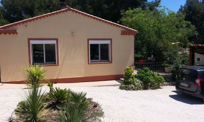 Martigues House | House with swimming pool in the pines 500M from the sea
