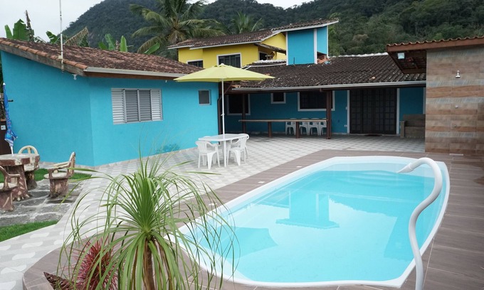 Mococa House | House with WI-FI Pool and Private Barbecue! Condominium 24-hour security