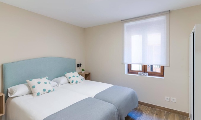 Old Town Apartment | Housing León- Azabachería 1B