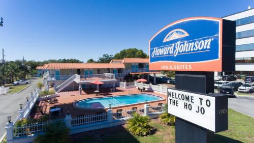 Clearwater Hotel | Howard Johnson by Wyndham Clearwater - Dunedin