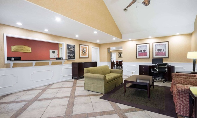Dalton Hotel | Howard Johnson by Wyndham Dalton