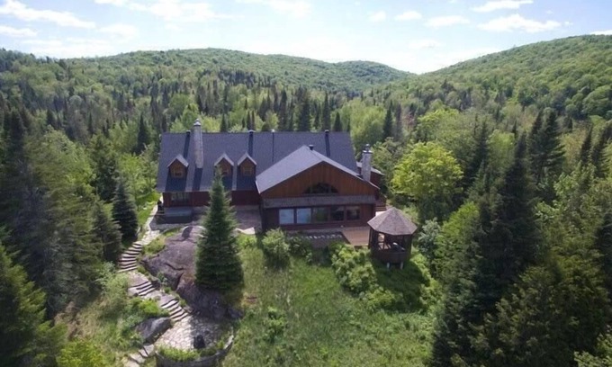 St-Adolphe-d'Howard Ski Chalet | Howard Lodge- large group accomodation