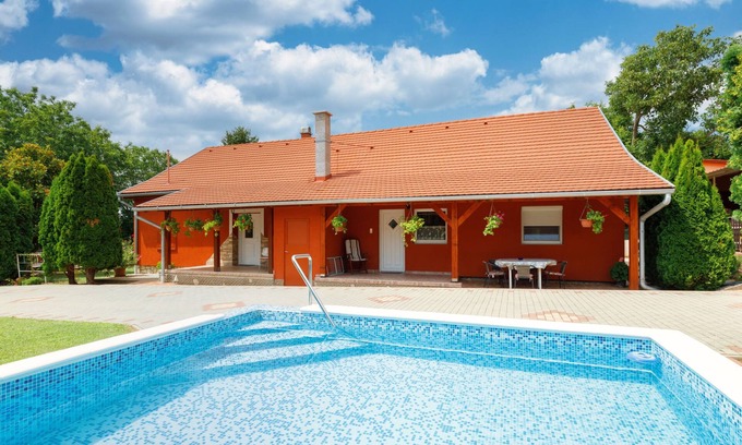 Balatonszarszo House | Vacation home Brigi by Interhome