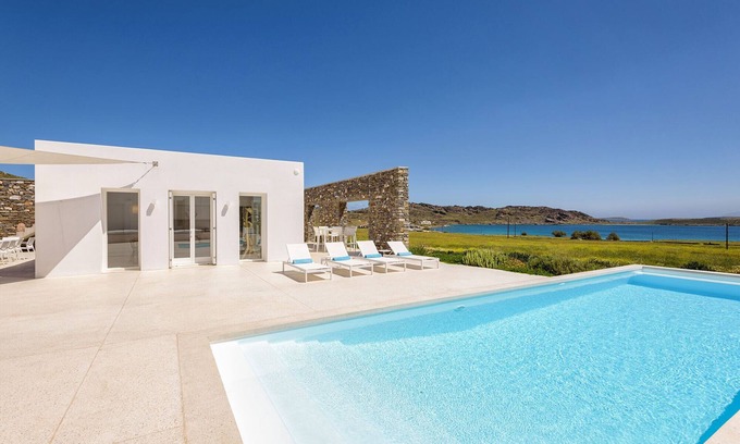 Paros Villa | Hug House Naoussa, Villa, 8 pe, 4 bedr, swimming pool, sea view, beach access