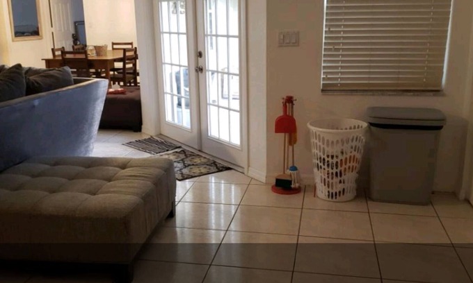 Loxahatchee Groves House | Huge! 5 Bdr 3 Bath country home on 5 acres, 18miles to the beach, 8 to polo cl