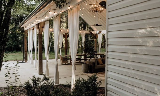 Mint Hill House | Huge Charlotte Farmhouse Villa 25 minutes from downtown!