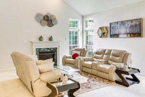Robinwood House | Huge Hagerstown Home with Deck about 4 Mi to Downtown!
