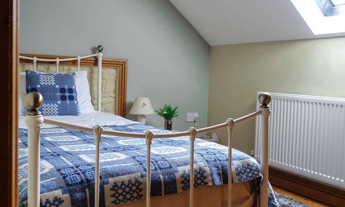 Llangadog Cottage | Huge Luxurious Barn conversion