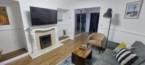 Hull House | Hull 3Bed House-Driveway-Garden-FamilyFriendly