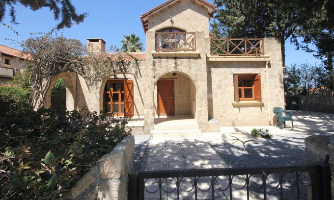 Karsiyaka Villa | Hulya House 5 minutes from the Sea
