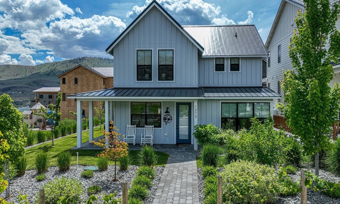 Chelan House | Hummingbird Haven at Chelan Lookout Vacation Rentals