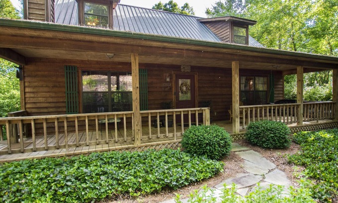Young Harris Cabin | Hunker Down" Creek Front Cabin, In The Blue Ridge Mountains