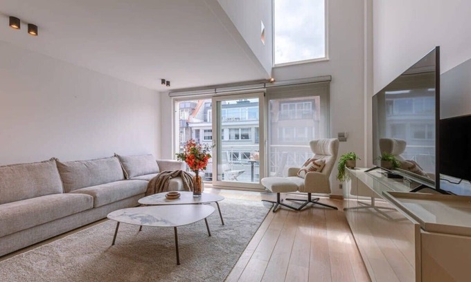 Knokke Apartment | Huswell - Lovely and open apartment on prime location