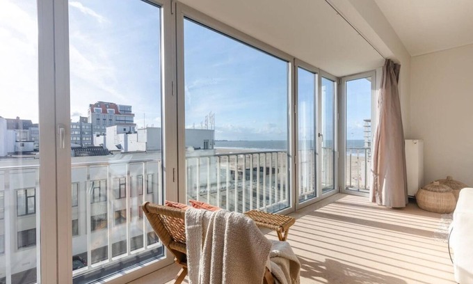 Albertstrand Apartment | Huswell - Modern apartment with sea view at Knokke-Heist!