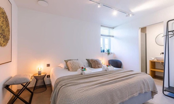 Sint-Kruis House | Huswell - Quick - Lovely double room at ranch De Blauwe Zaal