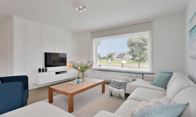 Westende House | Huswell - Spacious seaside bungalow with garden