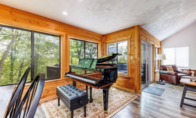 Jefferson Township House | HV Woodside, Baby Grand Piano