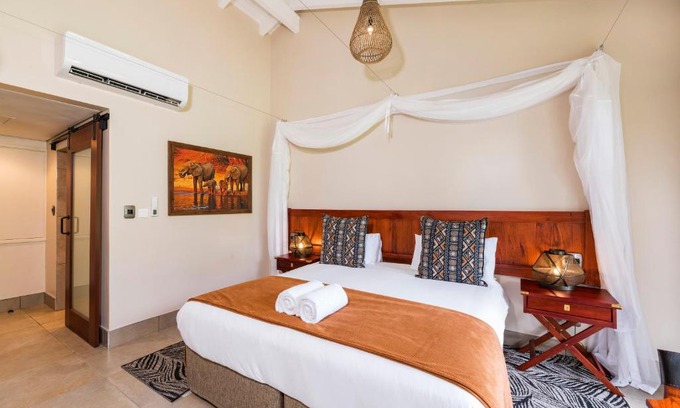 Dete Cabin | Hwange Safari Lodge