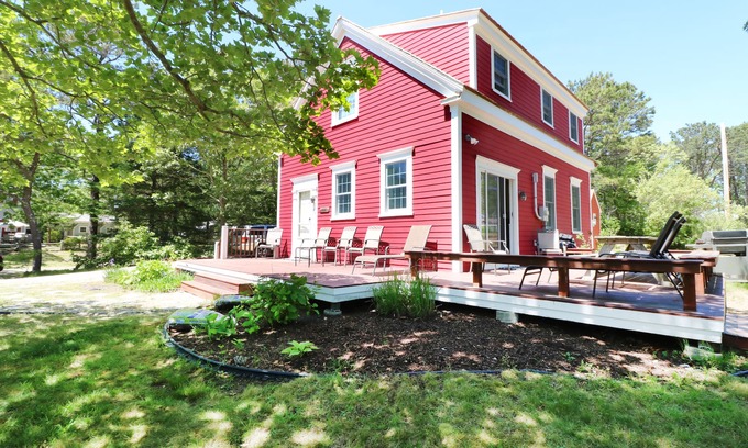 Hyannis Port House | Hyannis Port Cottage with Ocean Views and Access to 3 Beautiful Ocean Beaches!