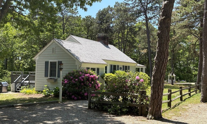 Hyannis Port House | HyannisPort 2BR Cottage w/King and Queen Beds. 5-min walk to 3 Ocean Beaches!
