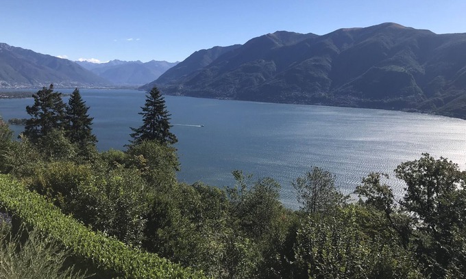 Brissago Villa | Hydeaway - Luxury villa with pool and panoramic lake view