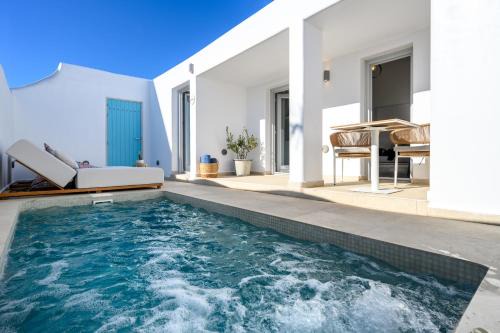 Karterados House | Hypnōs boutique villa with amazing heated pool with jacuzzi