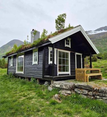 Orsta House | Hytta på Kvia, Rognestøyldalen - Sæbø