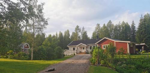 Borlange Municipality Cabin | Hyttingsfabodstugor