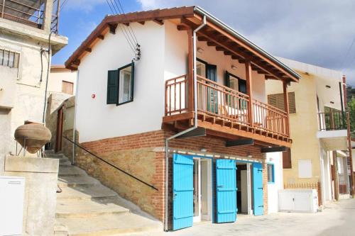 Kalopanayiotis House | I Plateia
