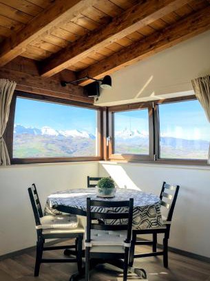 Castelnuovo Vomano Apartment | Iacobhouse, casa con giardino esclusivo e parcheggio privato con vista sul Gran Sasso