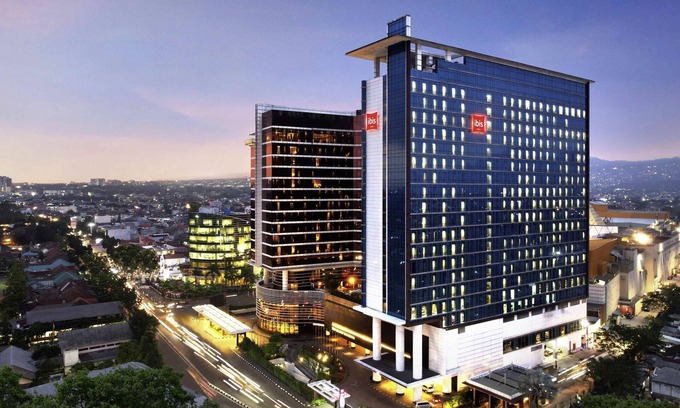 Bandung Hotel | ibis Bandung Trans Studio