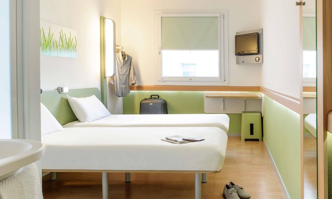 Poitiers Hotel | ibis budget Poitiers Sud