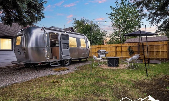 Berkley Apartment | Iconic Retro Airstream | Private Yard & Firepit