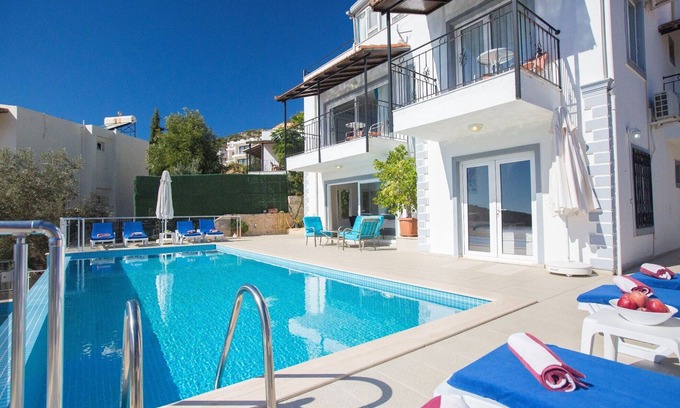 Kalkan Villa | Ideal 6 Bedroom Villa for Large Families/Groups, with Large Infinity Pool & View