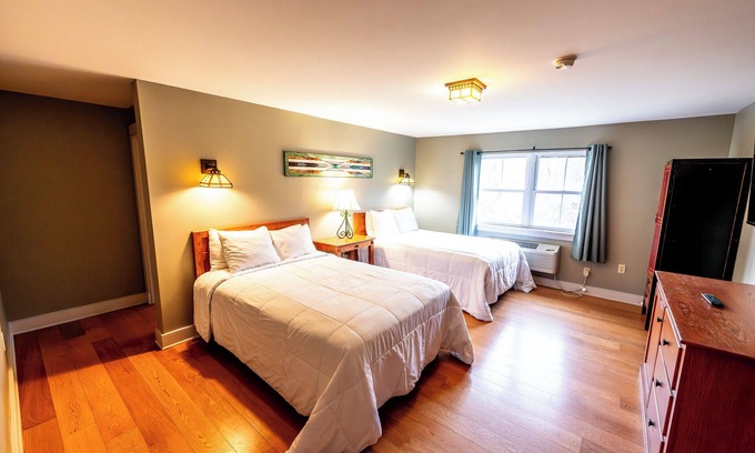 Shawnee On Delaware House | Ideal Delaware Escape Near Pocono Mountain | Hiking Trails, Gol & Spa