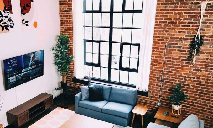 Arcadia Apartment | Ideal for long stays w/2 king beds, gym & pool