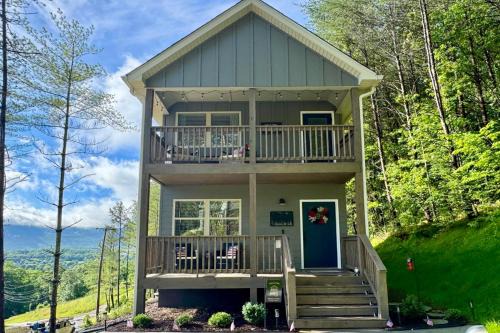 Lookout Valley Neighborhood Association House | Ideal Location and Mountain Views Chattanooga Home!